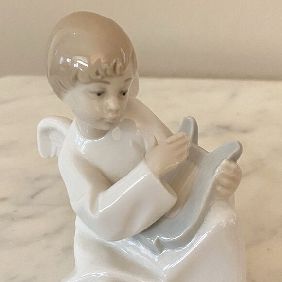 Vintage NAO by Lladro Angel Cherub with Harp Made in Spain Angel Strumming - Picture 2 of 12